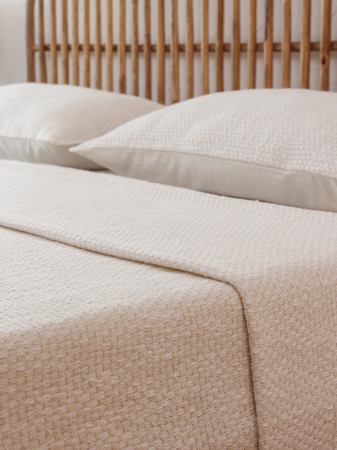 Vindhya Double Bedcover (Natural)