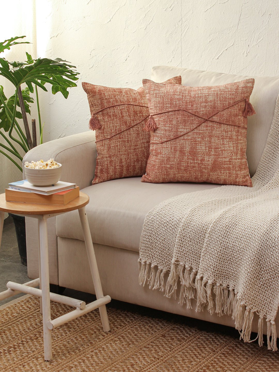 Bhargavi Cushion Cover (Pink)