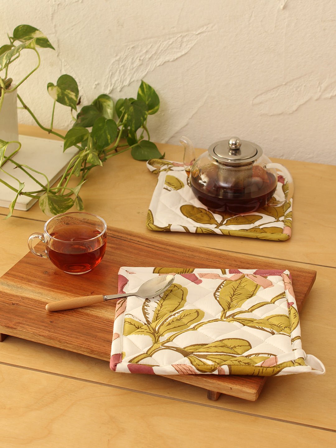 Senjana - Set Of 2 Pot Holders (Pink)