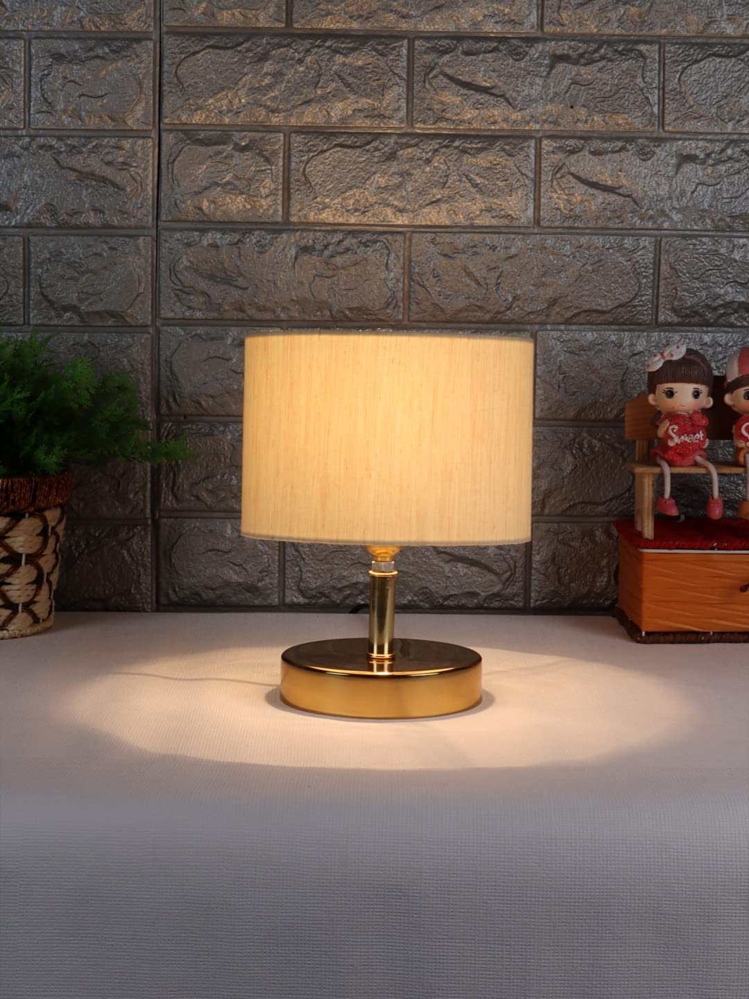 Metal Table lamp with Off-White Cotton Shade