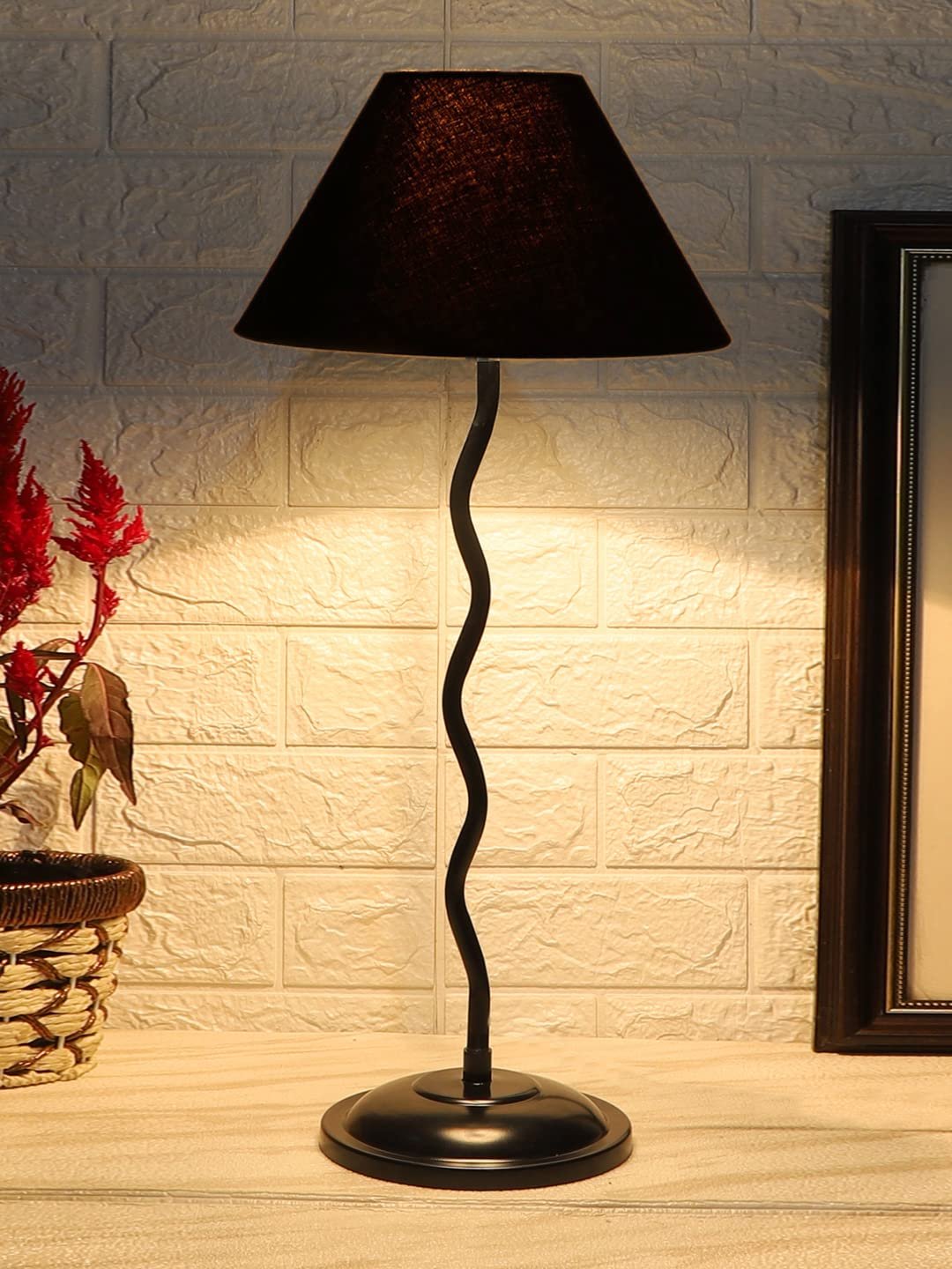 Black Cotton Zig zag Table lamp with Iron Base (AE02)