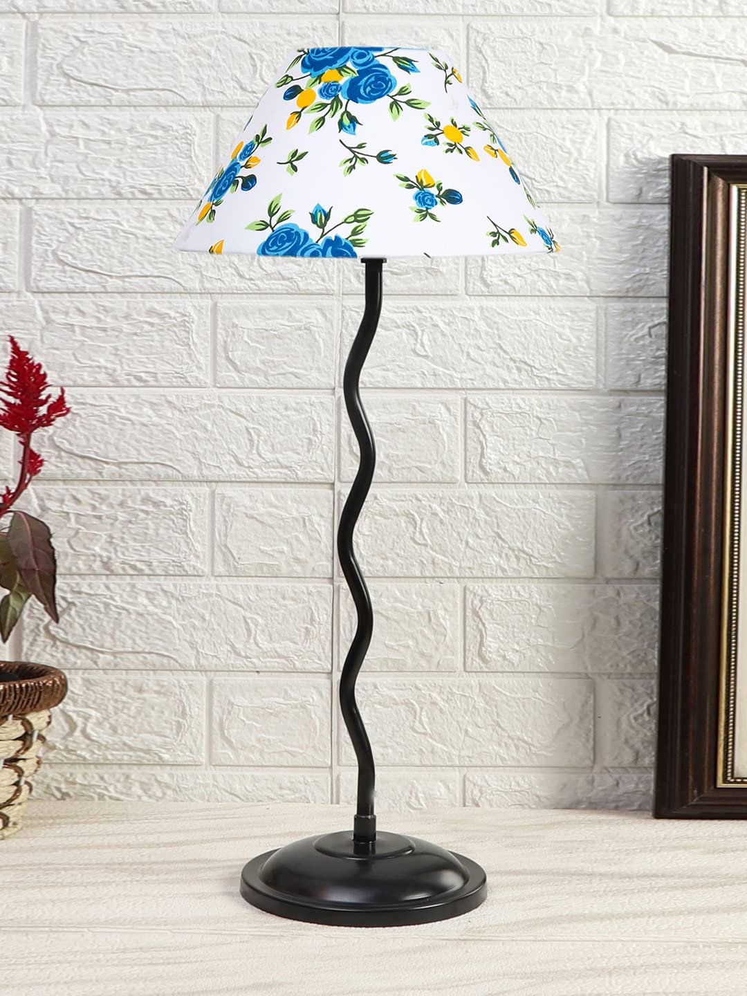 Printed Cotton Zig zag Table lamp with Iron Base (AE12)