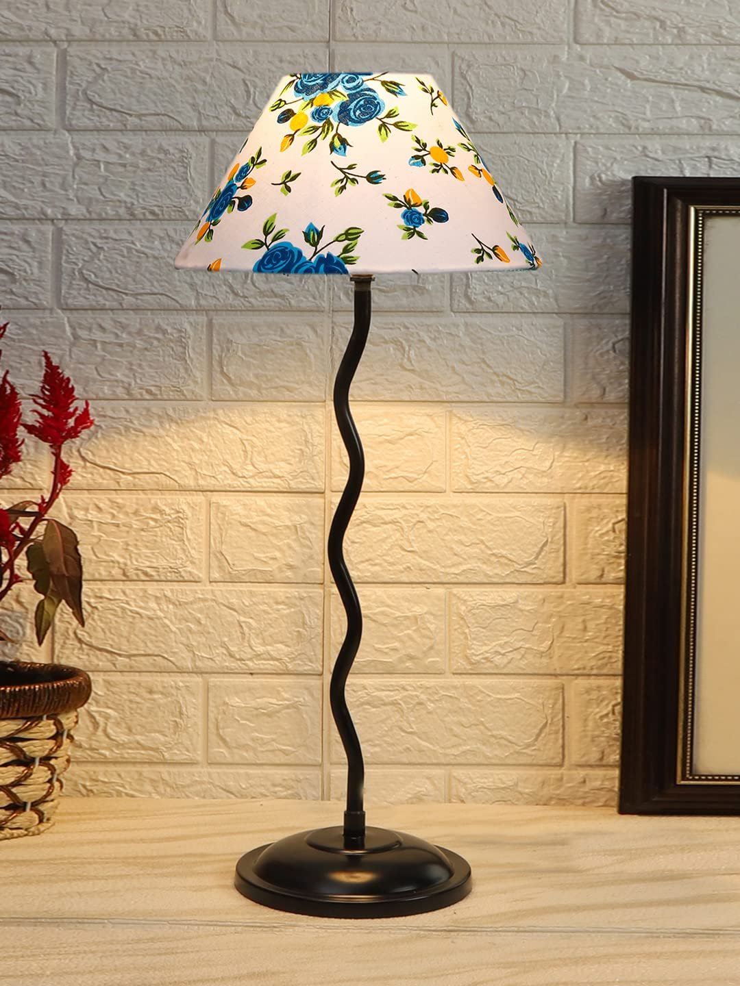 Printed Cotton Zig zag Table lamp with Iron Base (AE12)