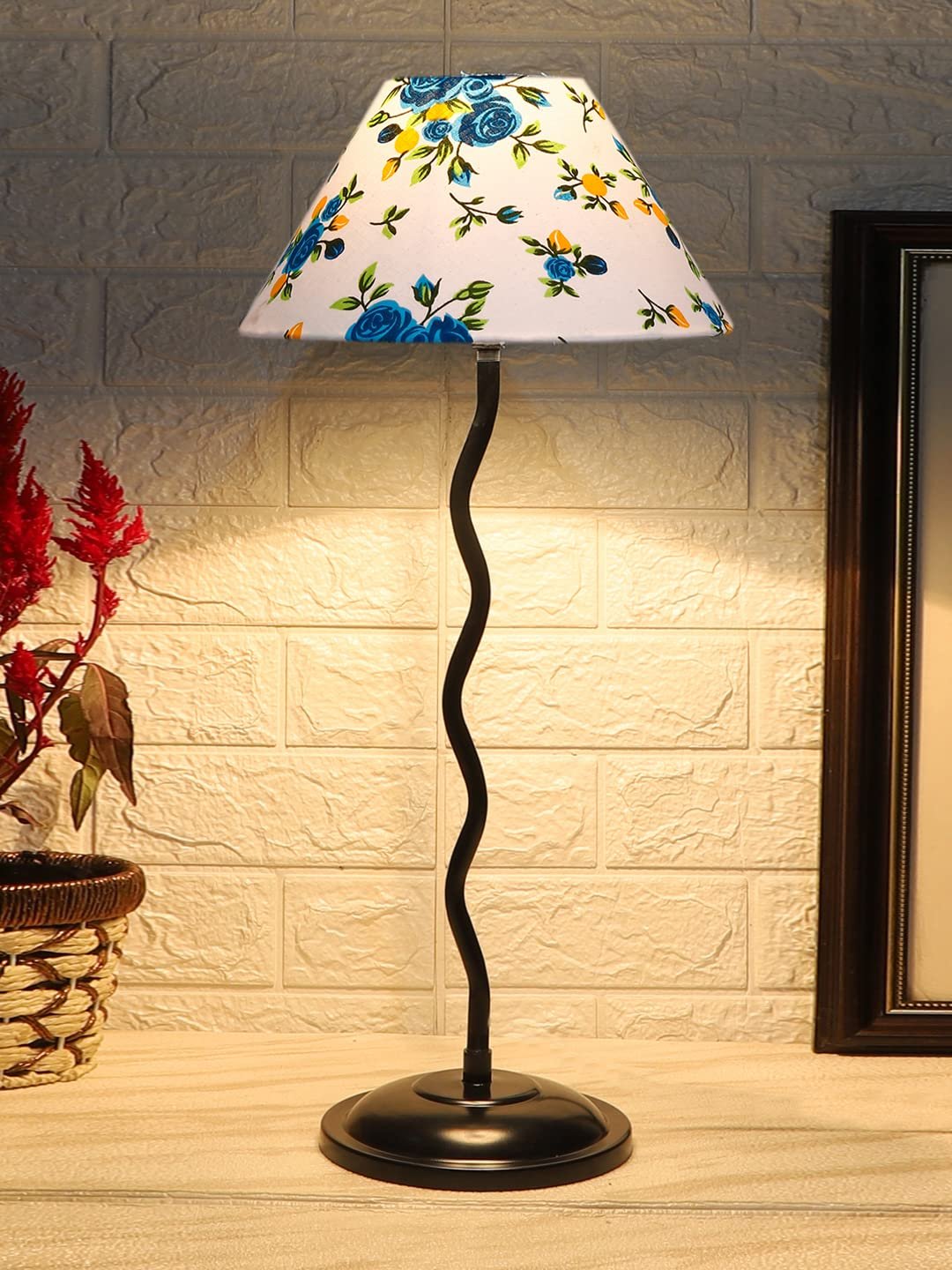 Printed Cotton Zig zag Table lamp with Iron Base (AE12)