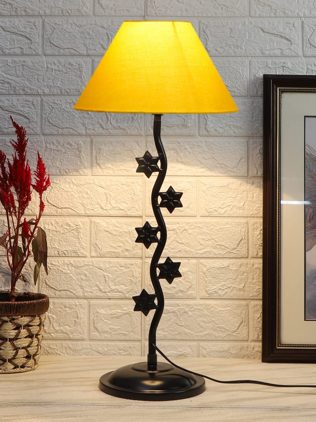 Yellow Cotton Zig zag Star Table lamp with Iron Base (AE24)