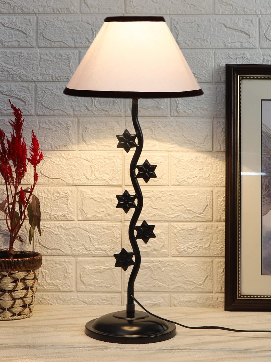 White & Black Cotton Zig zag Star Table lamp with Iron Base (AE26)
