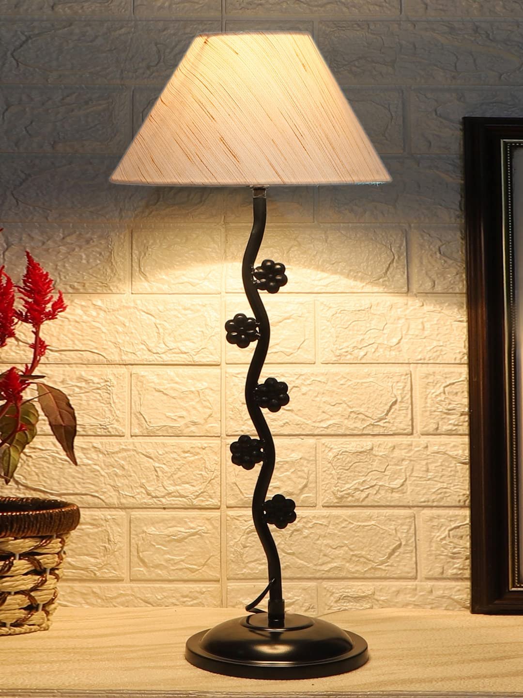 Off-White Cotton Zig zag Tikli Table lamp with Iron Base (AE39)