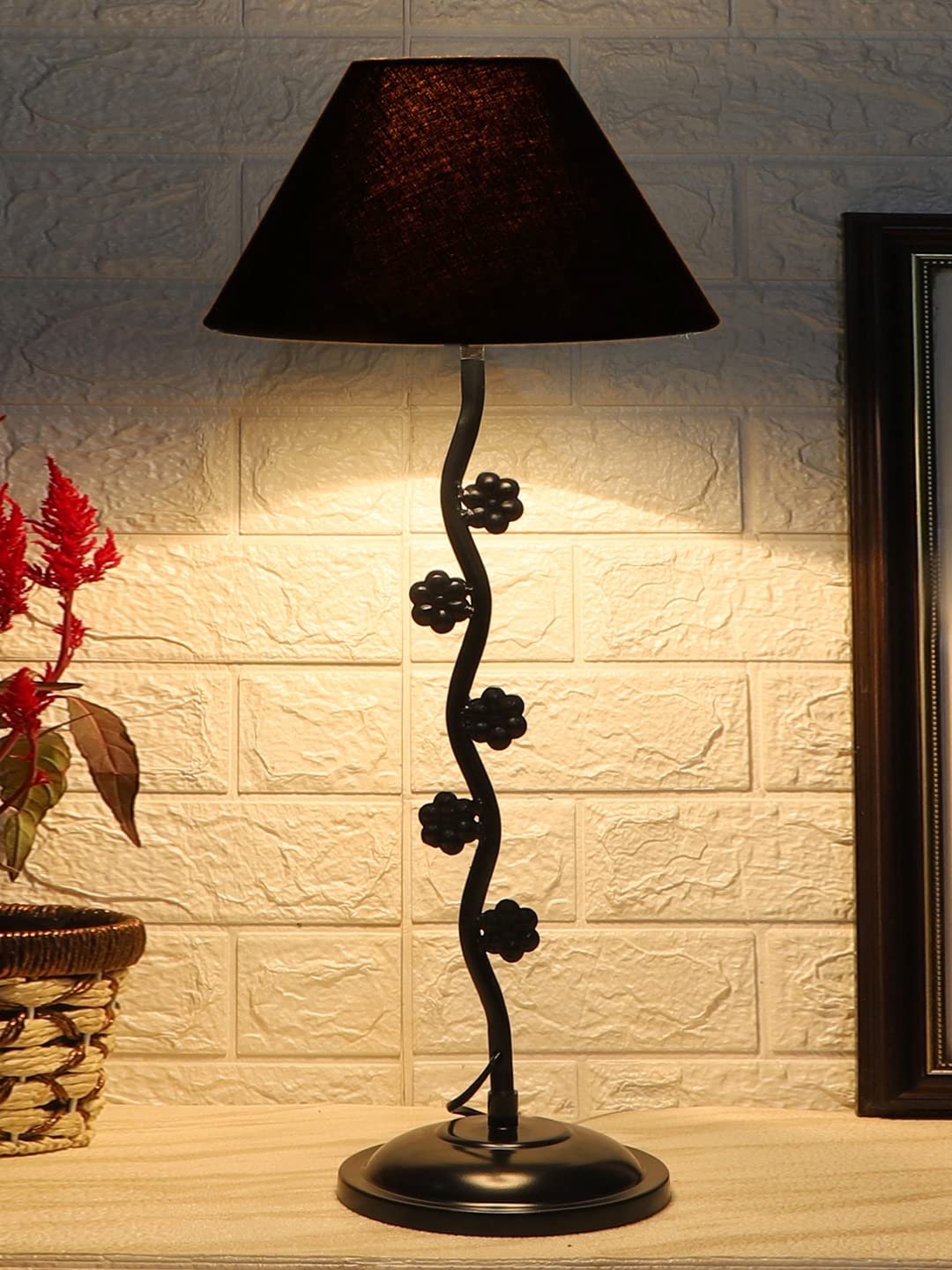 Black Cotton Zig zag Tikli Table lamp with Iron Base (AE40)