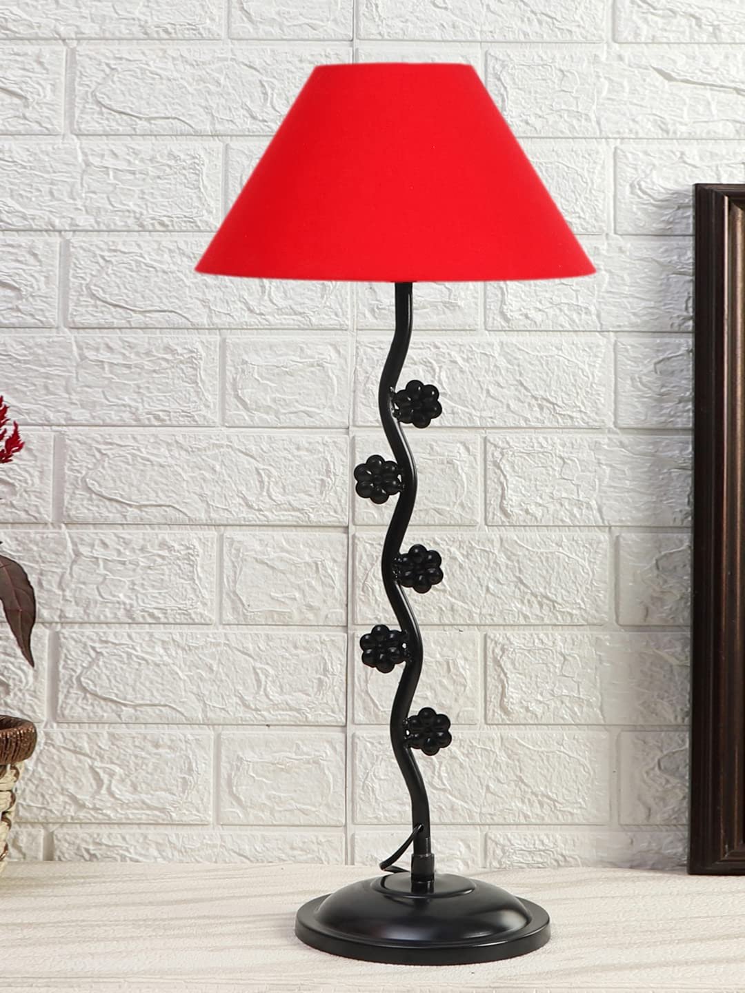 Red Cotton Zig zag Tikli Table lamp with Iron Base (AE41)