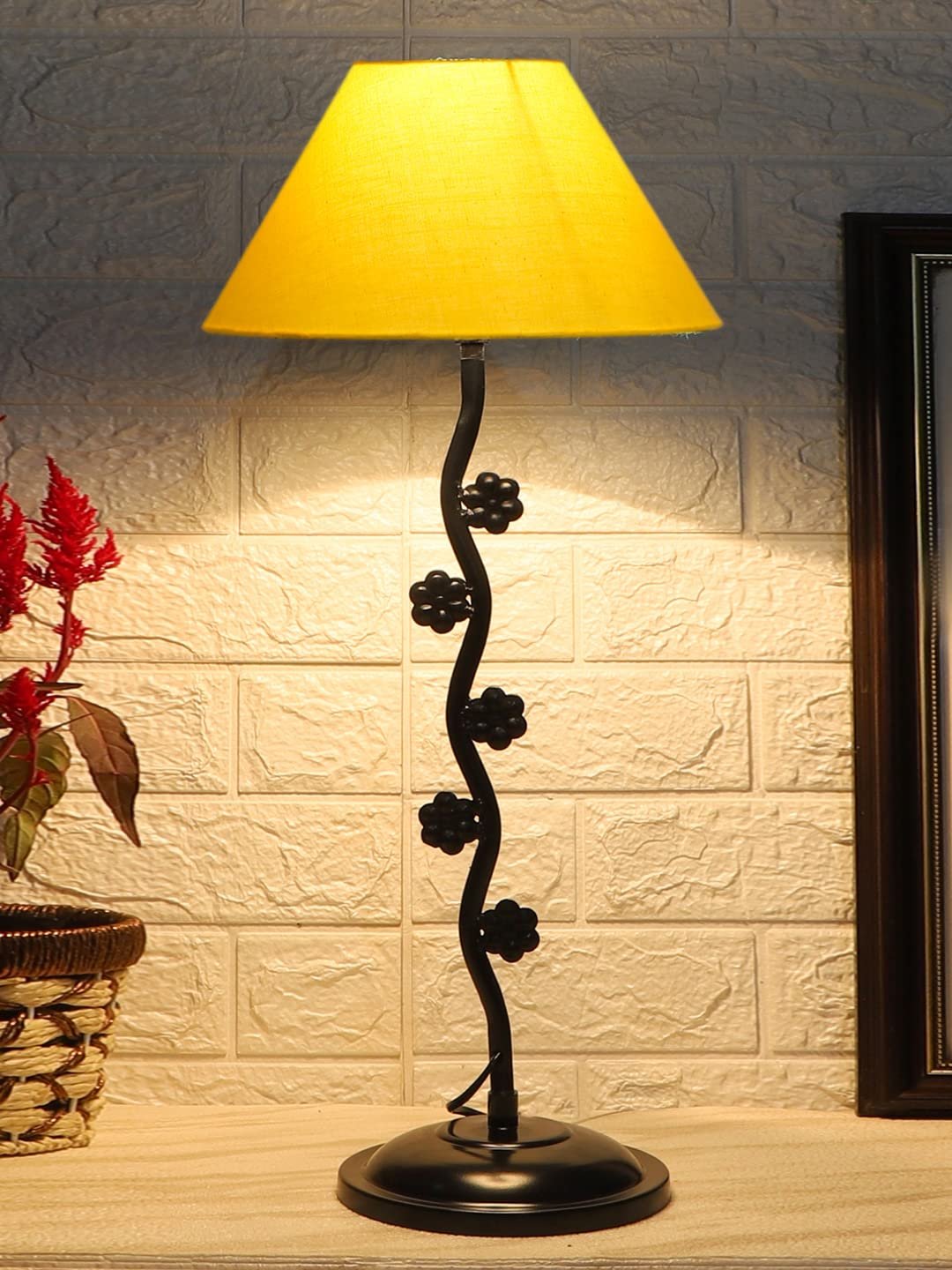 Yellow Cotton Zig zag Tikli Table lamp with Iron Base (AE43)
