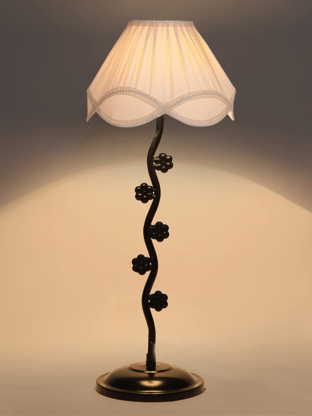 Vintage Off-White Cotton Zig Zag Tikli Table lamp with Iron Base (AE53)