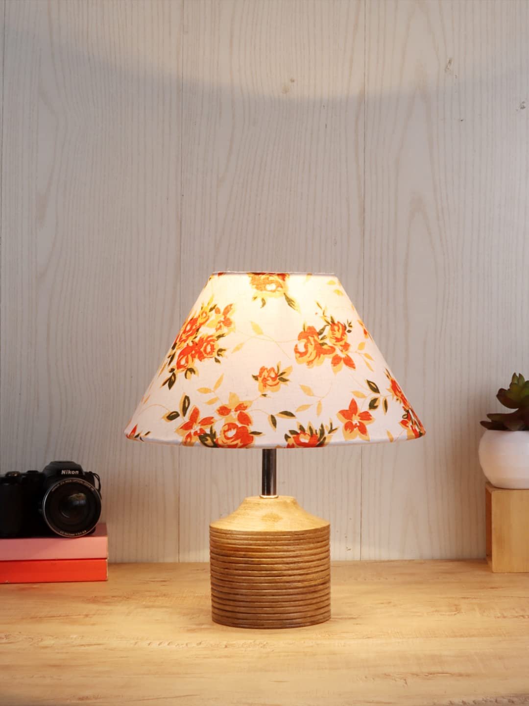 Wood Table lamp with Multicolor Cotton Shade