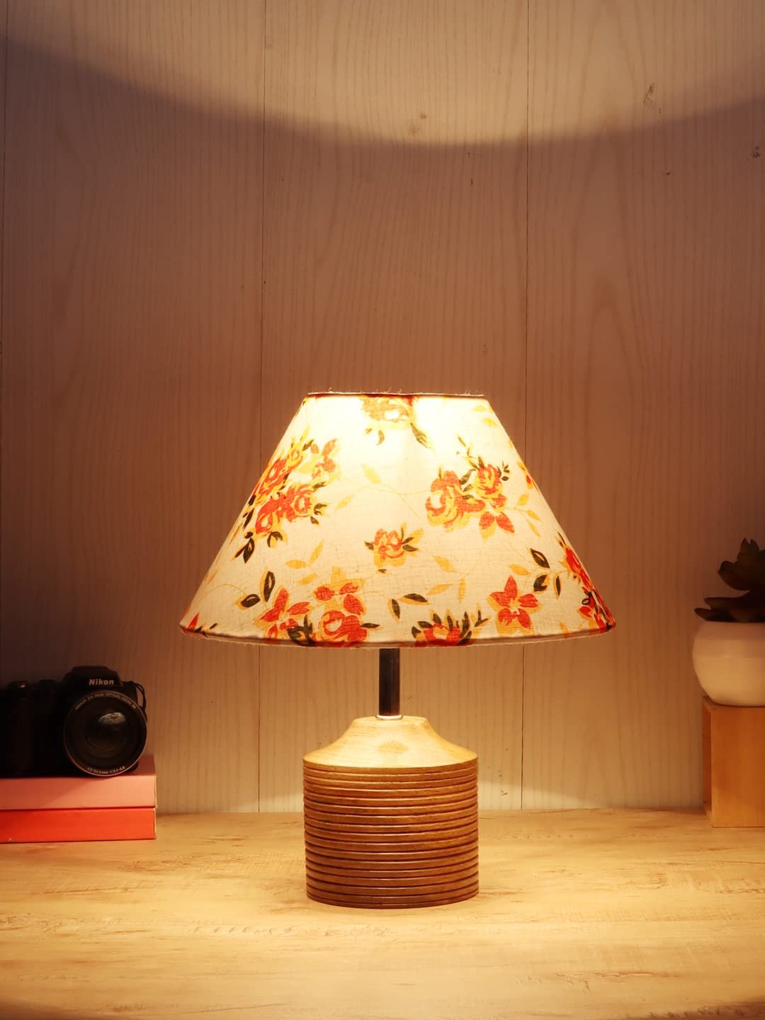 Wood Table lamp with Multicolor Cotton Shade