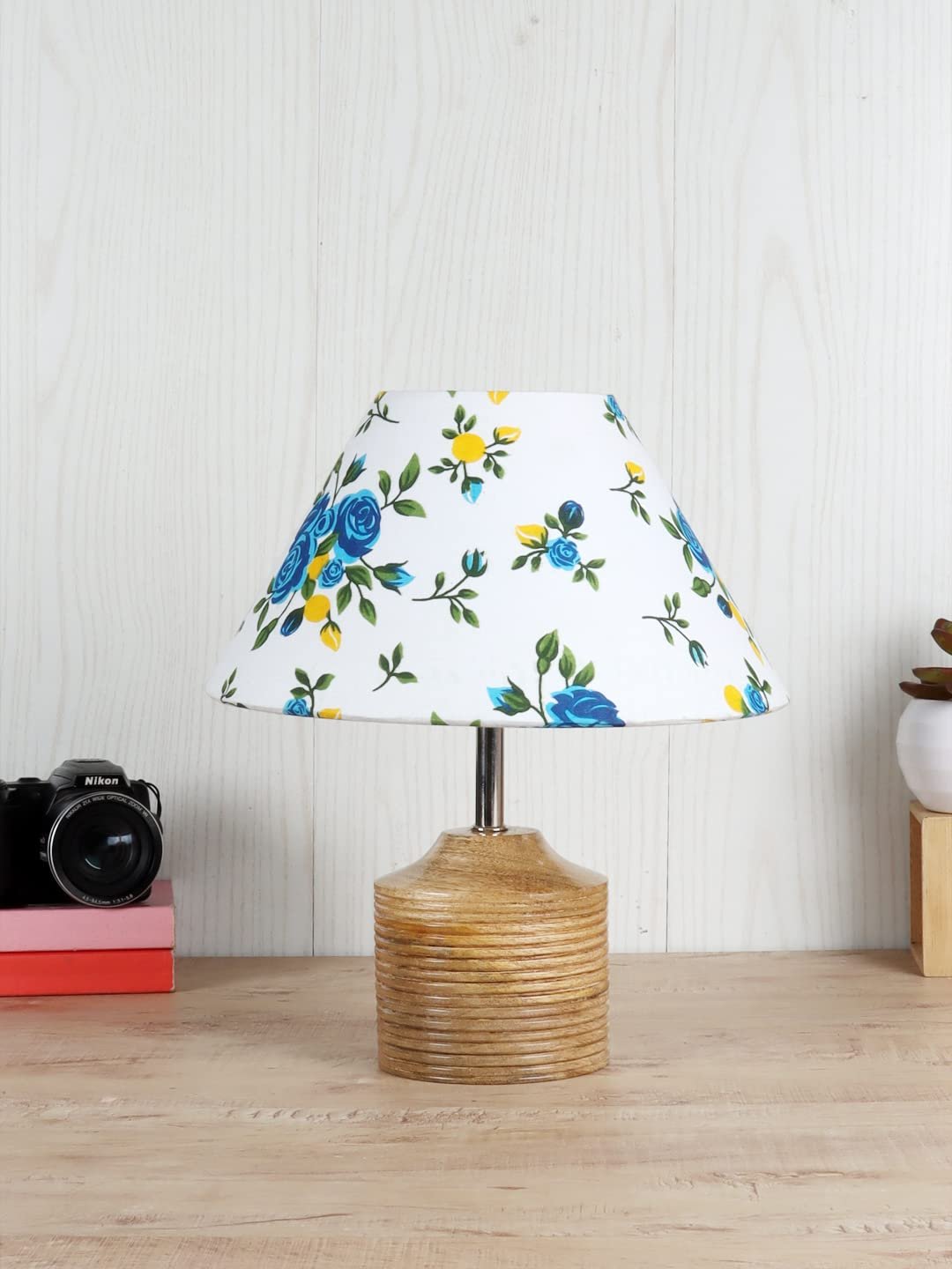Wood Table lamp with Multicolor Cotton Shade