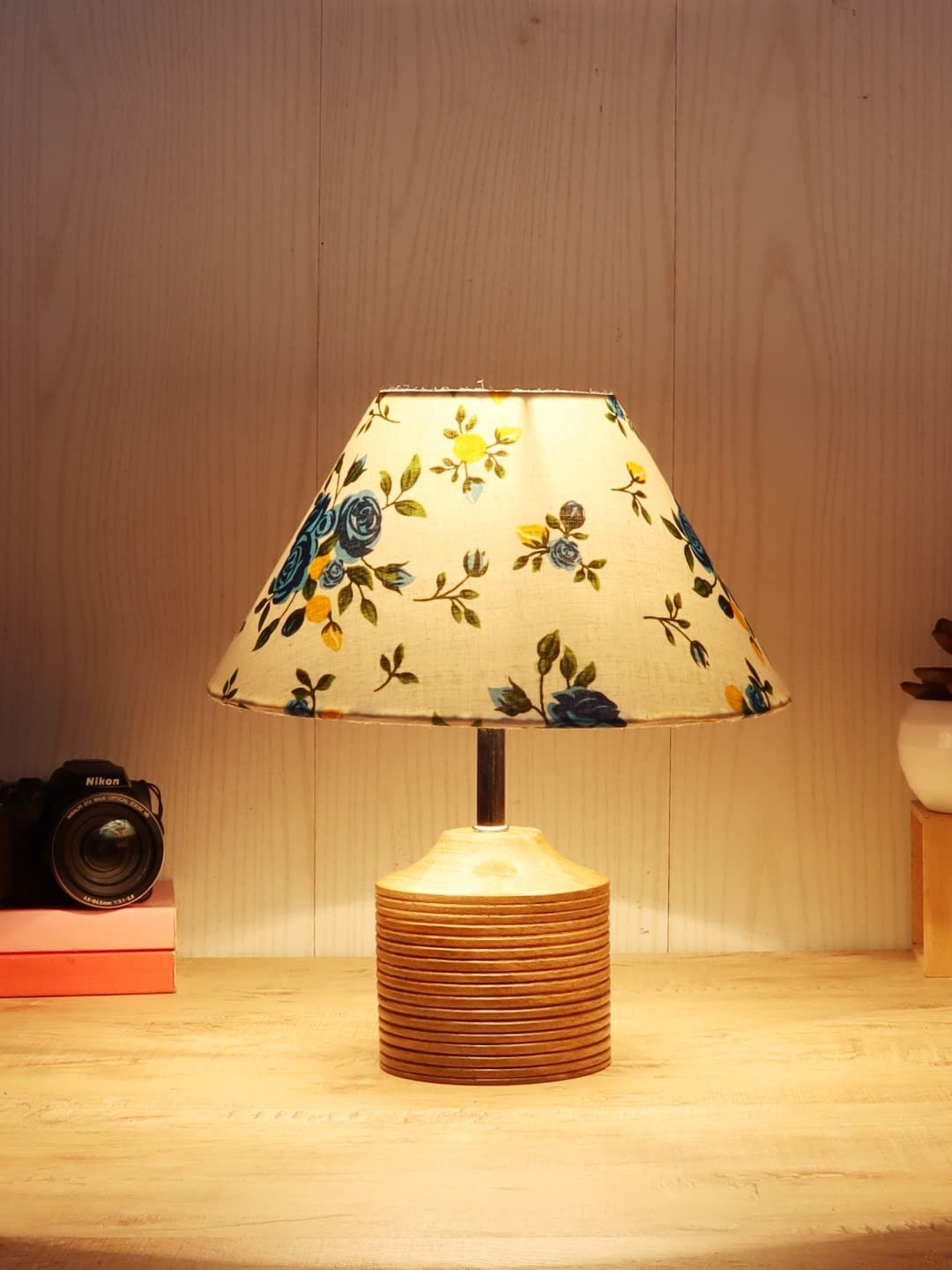 Wood Table lamp with Multicolor Cotton Shade