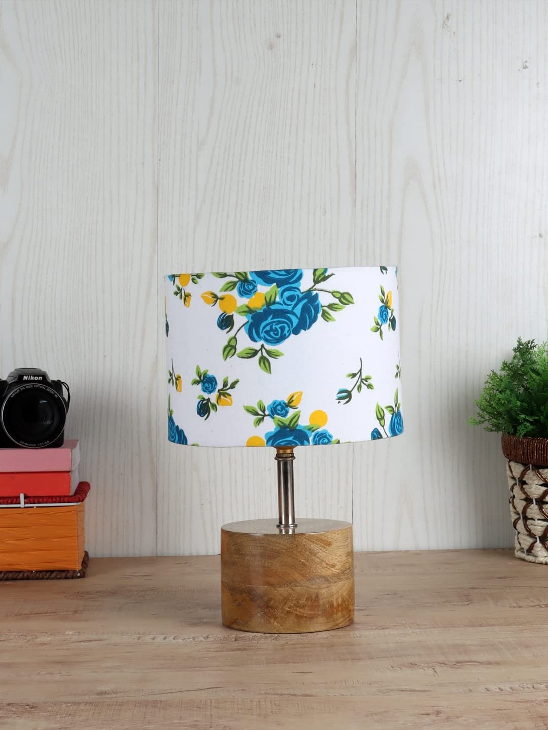 Wood Table lamp with Multicolor Cotton Shade