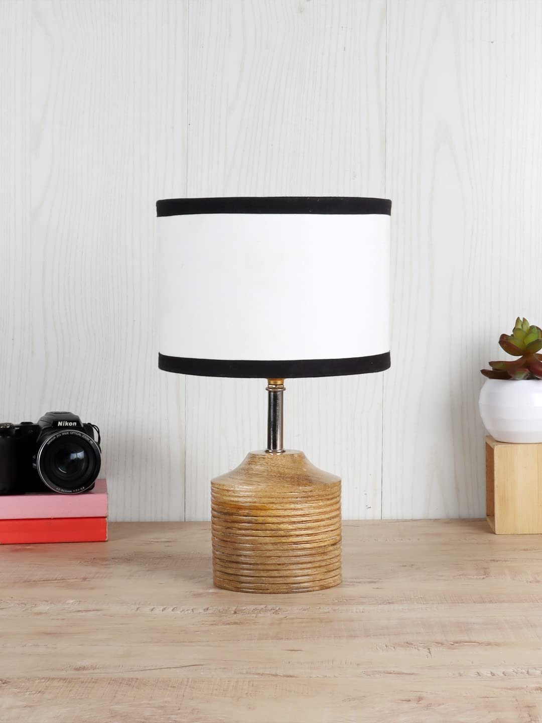 Wood Table lamp with Multicolor Cotton Shade