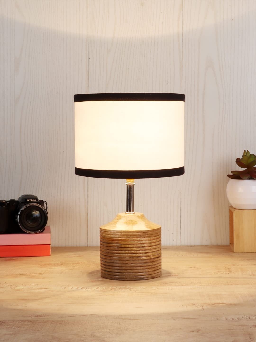 Wood Table lamp with Multicolor Cotton Shade