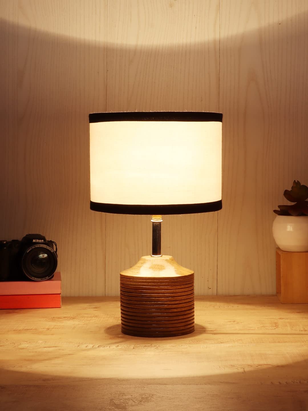 Wood Table lamp with Multicolor Cotton Shade