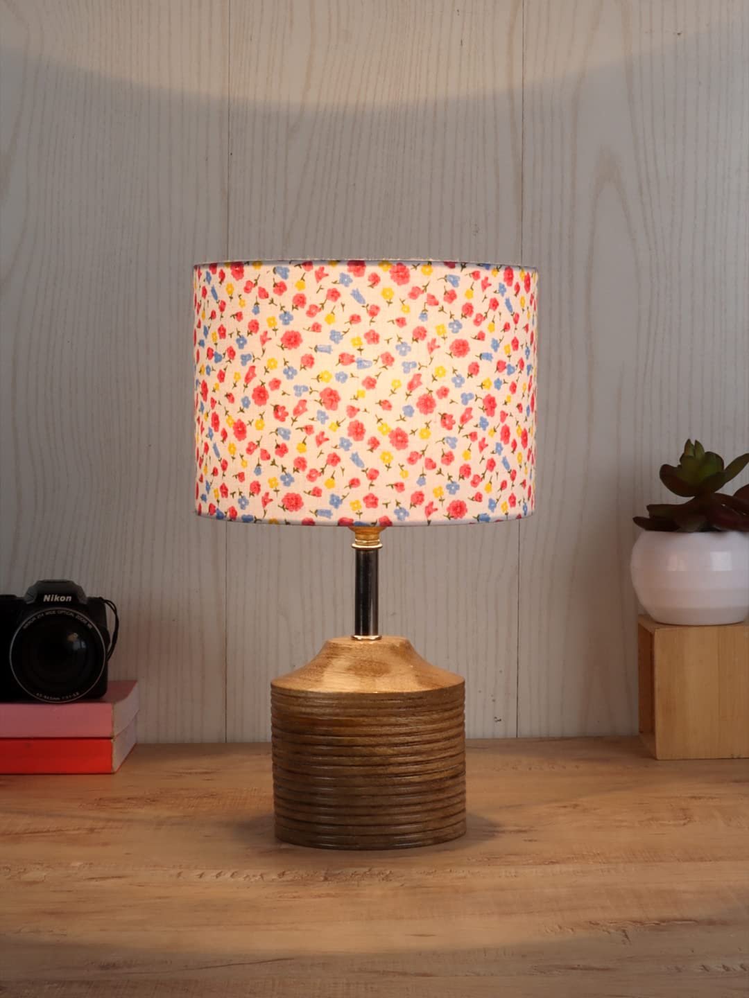Wood Table lamp with Multicolor Cotton Shade