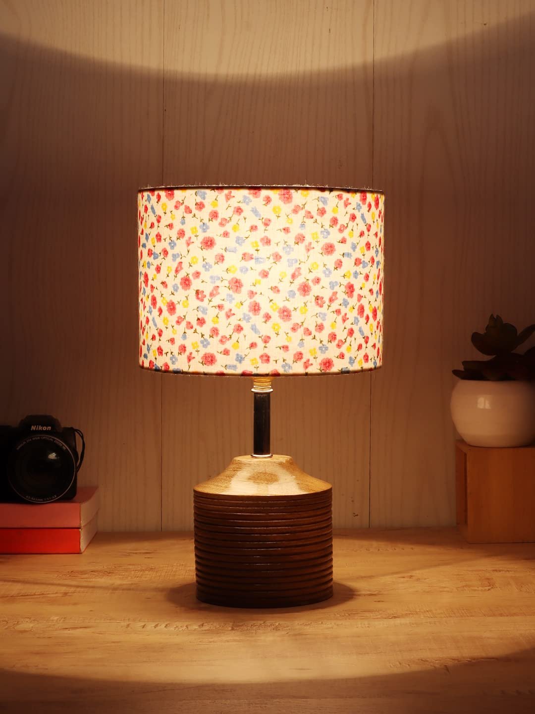 Wood Table lamp with Multicolor Cotton Shade