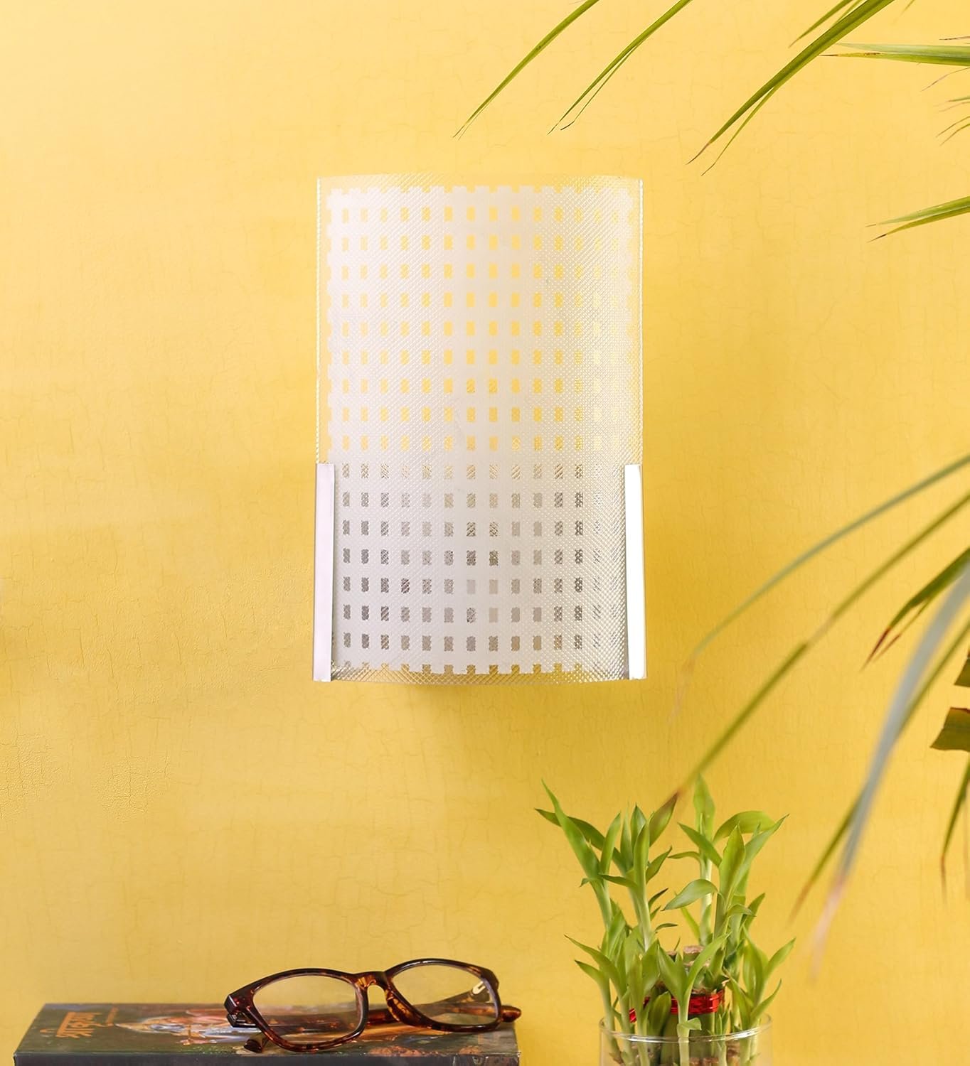 W04 Steel and Glass Wall Mounted Light (Off White)