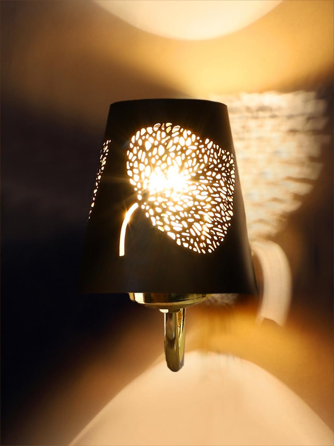 Multicolor Wall Lamp | Elegant Metal Material | Stylish Ambient Light for Home, Office, Living Room, Bedroom, Hallway | Modern Decorative Wall Sconce - Model DBS51