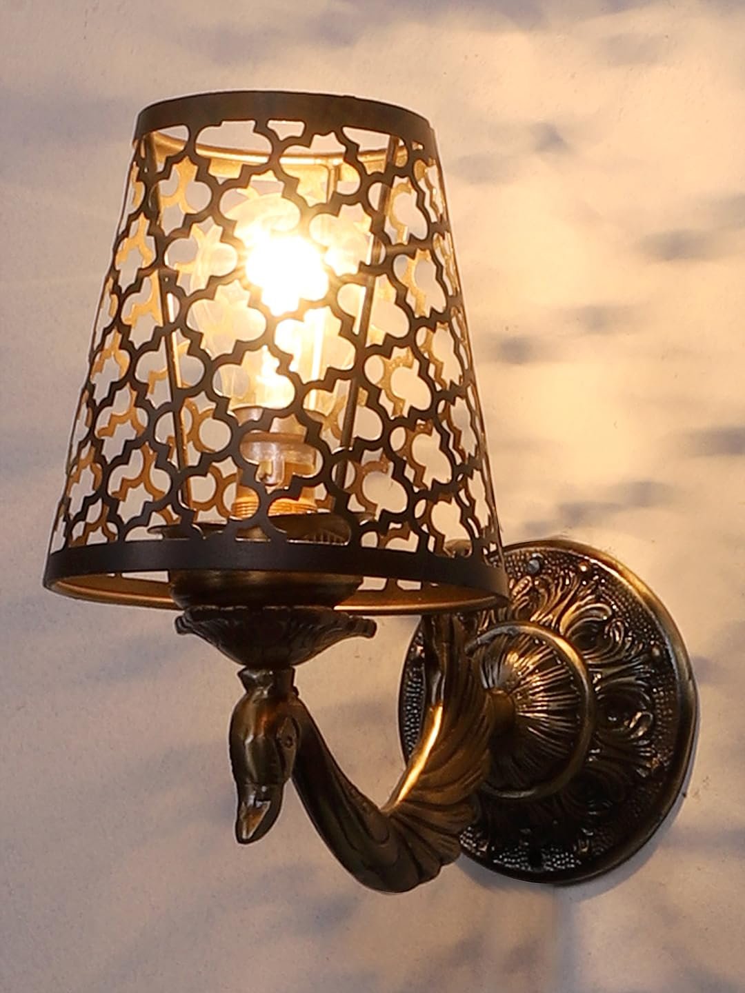 Multicolor Wall Lamp | Elegant Metal Material | Stylish Ambient Light for Home, Office, Living Room, Bedroom, Hallway | Modern Decorative Wall Sconce - Model DZW18