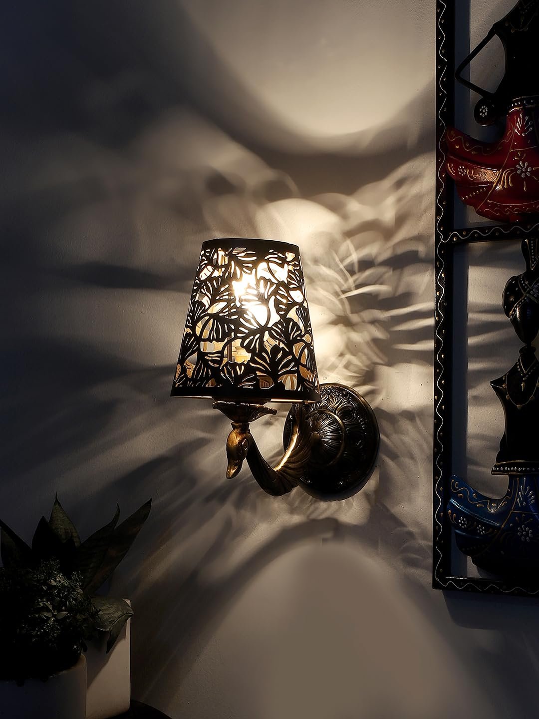 Multicolor Wall Lamp | Elegant Metal Material | Stylish Ambient Light for Home, Office, Living Room, Bedroom, Hallway | Modern Decorative Wall Sconce - Model DZW21