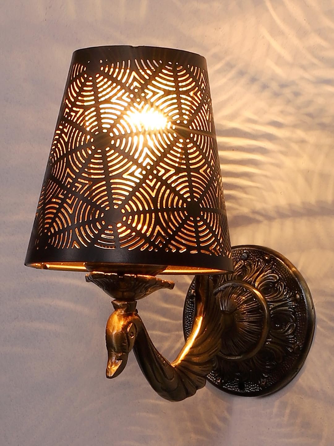 Multicolor Wall Lamp | Elegant Metal Material | Stylish Ambient Light for Home, Office, Living Room, Bedroom, Hallway | Modern Decorative Wall Sconce - Model DZW22
