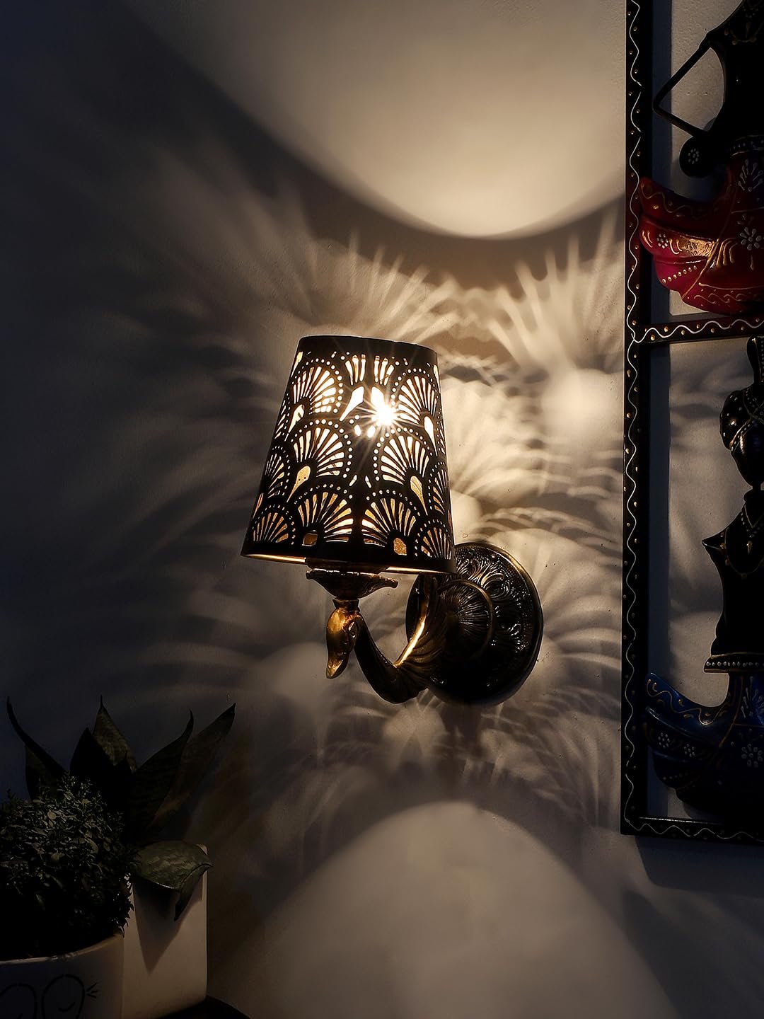Multicolor Wall Lamp | Elegant Metal Material | Stylish Ambient Light for Home, Office, Living Room, Bedroom, Hallway | Modern Decorative Wall Sconce - Model DZW24