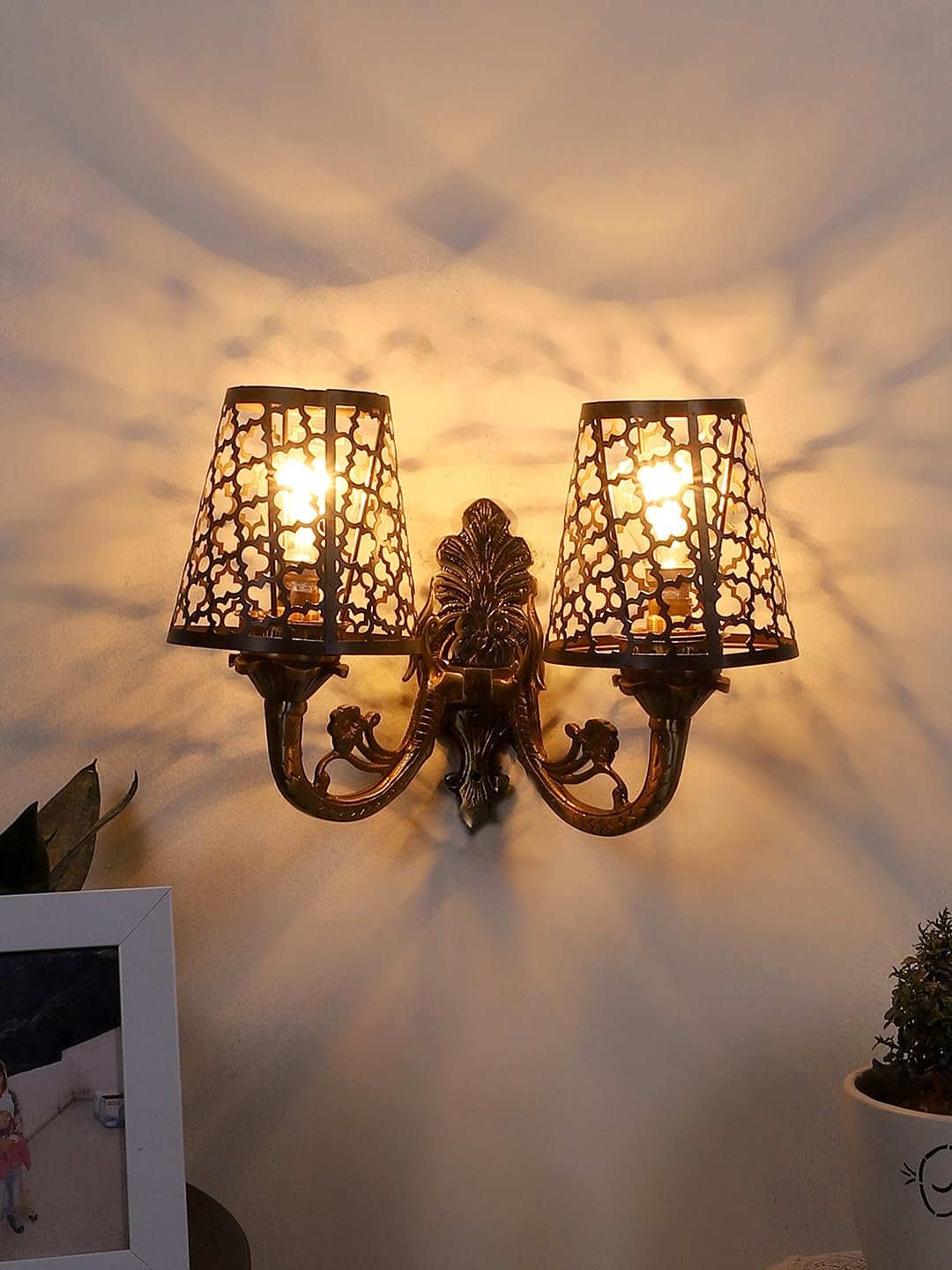 New Era 06 Light Chandelier with Etching Shades (ENG)