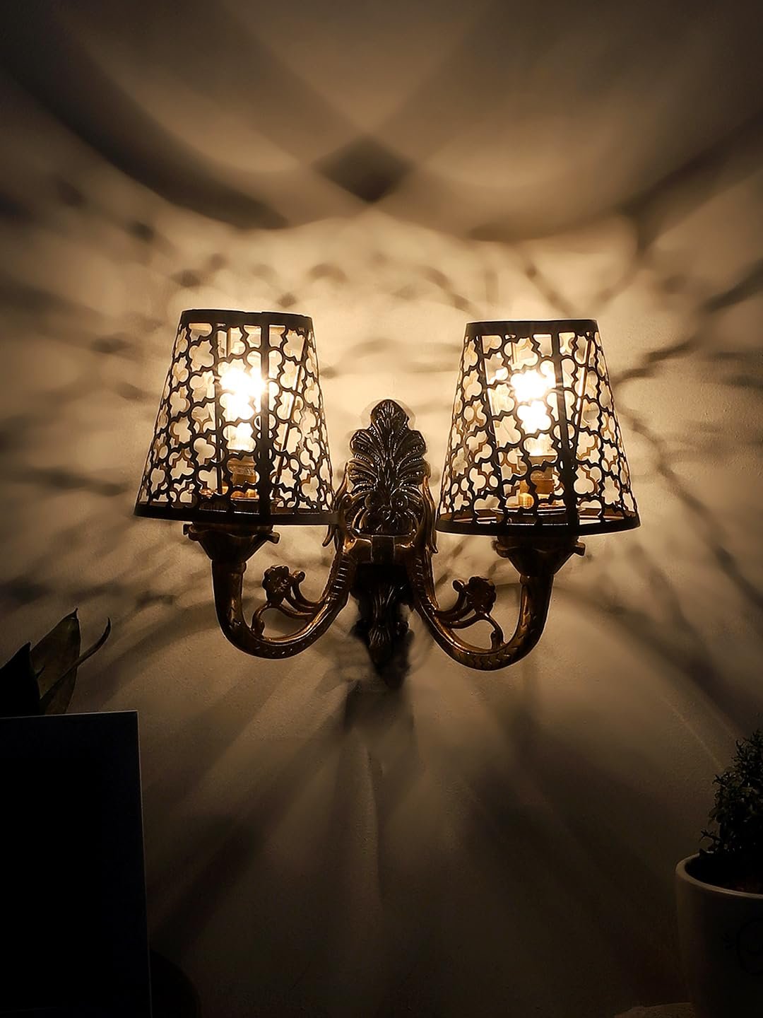 New Era 06 Light Chandelier with Etching Shades (ENG)