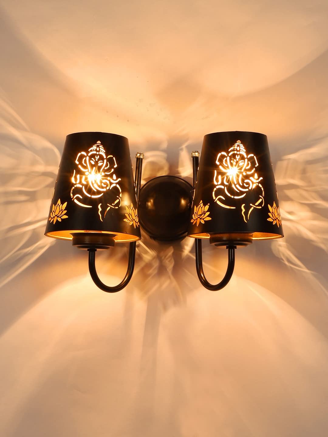 Multicolor Wall Lamp | Elegant Metal Material | Stylish Ambient Light for Home, Office, Living Room, Bedroom, Hallway | Modern Decorative Wall Sconce - Model IT17