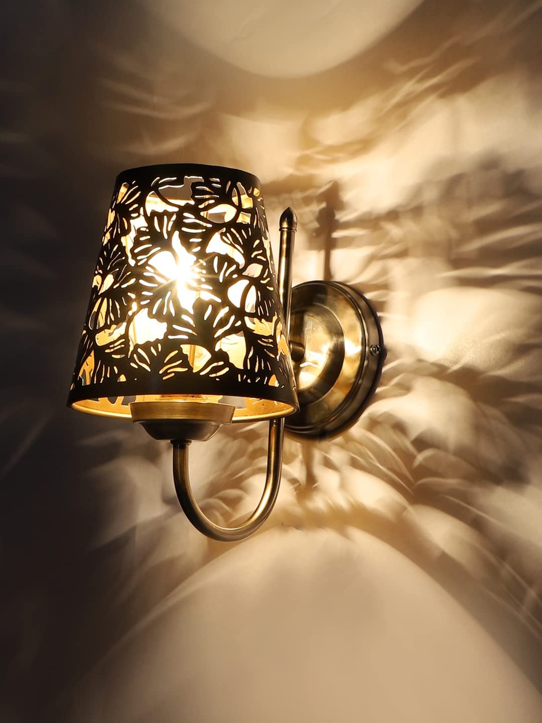 Multicolor Wall Lamp | Elegant Metal Material | Stylish Ambient Light for Home, Office, Living Room, Bedroom, Hallway | Modern Decorative Wall Sconce - Model IT30