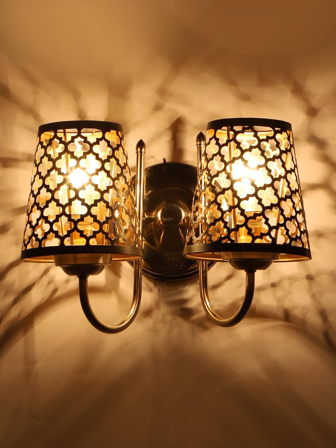 Multicolor Wall Lamp | Elegant Metal Material | Stylish Ambient Light for Home, Office, Living Room, Bedroom, Hallway | Modern Decorative Wall Sconce - Model IT37