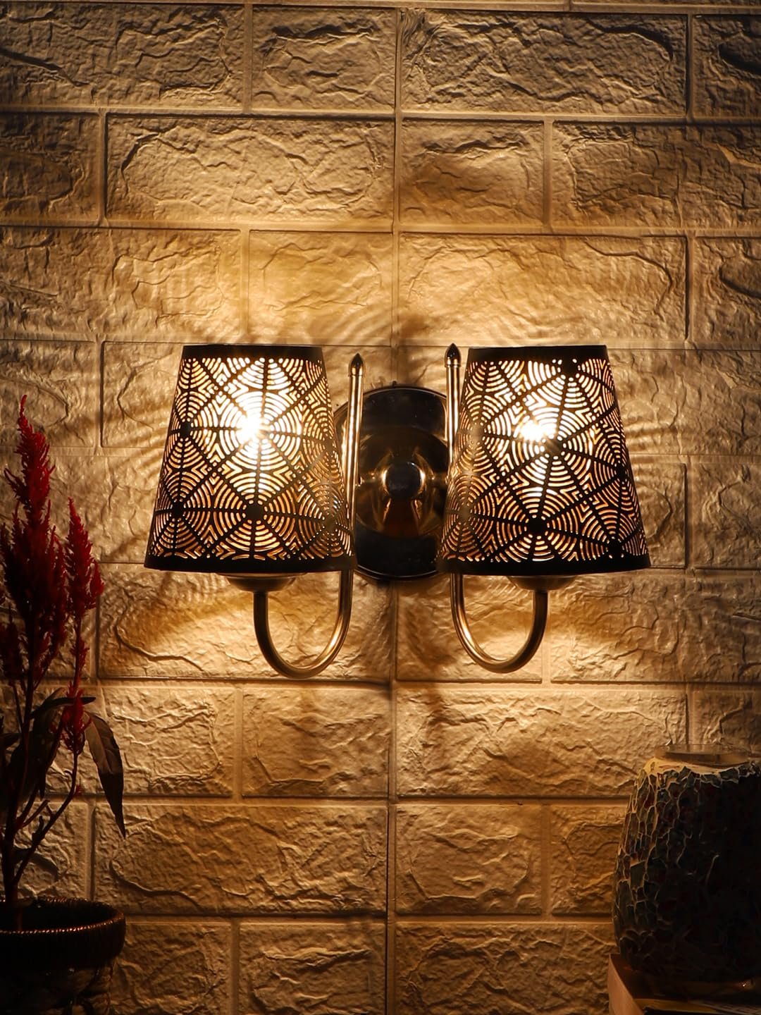 Multicolor Wall Lamp | Elegant Metal Material | Stylish Ambient Light for Home, Office, Living Room, Bedroom, Hallway | Modern Decorative Wall Sconce - Model IT39