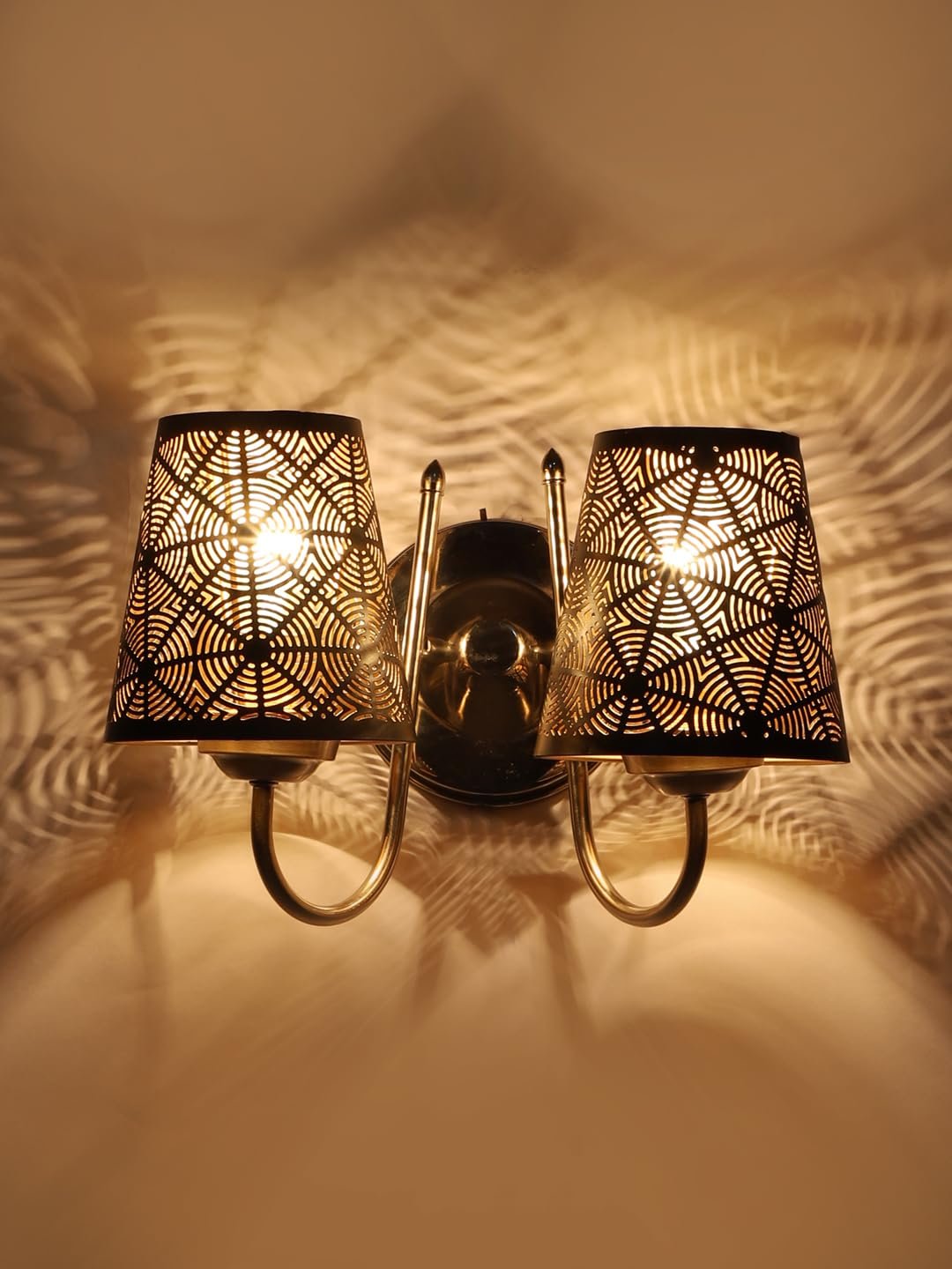 Multicolor Wall Lamp | Elegant Metal Material | Stylish Ambient Light for Home, Office, Living Room, Bedroom, Hallway | Modern Decorative Wall Sconce - Model IT39