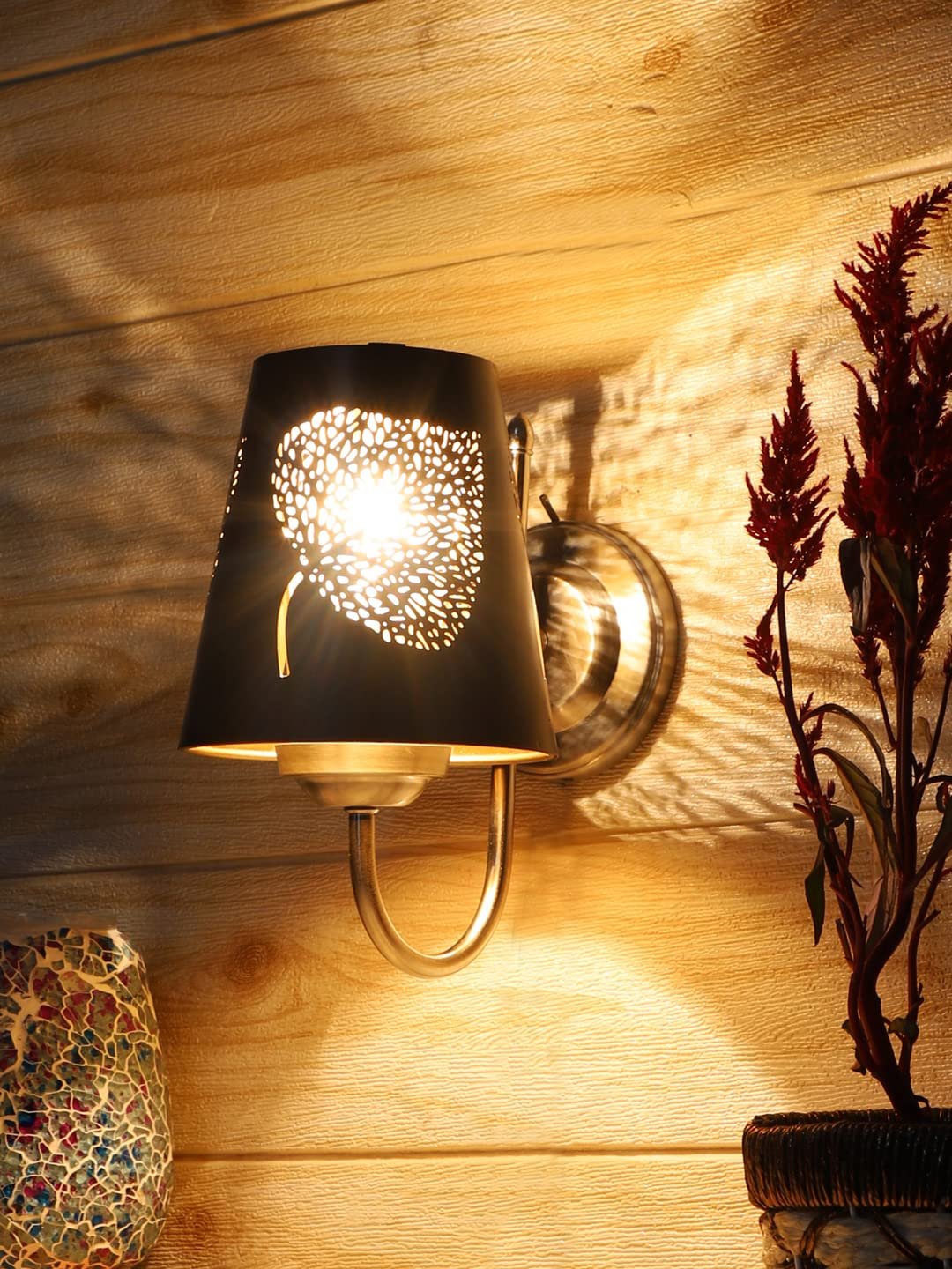 Etched Leaf Wall Mounted Lamp with Steel Base(JH27)
