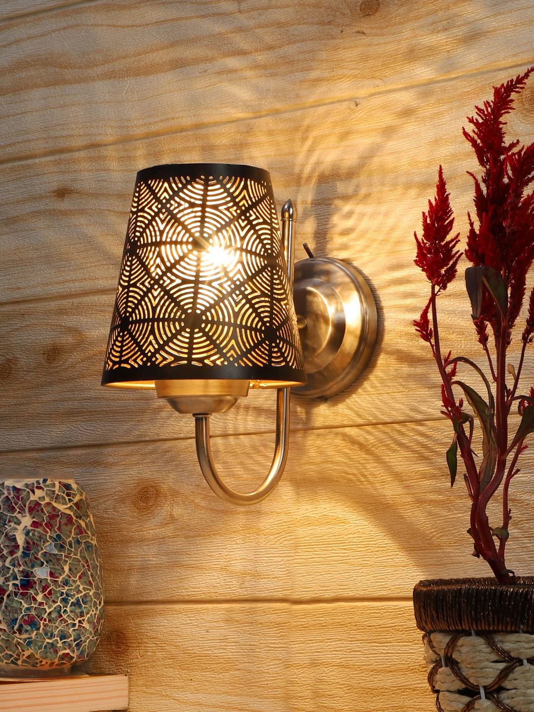 Etched Round Wall Mounted Lamp with Steel Base(JH31)