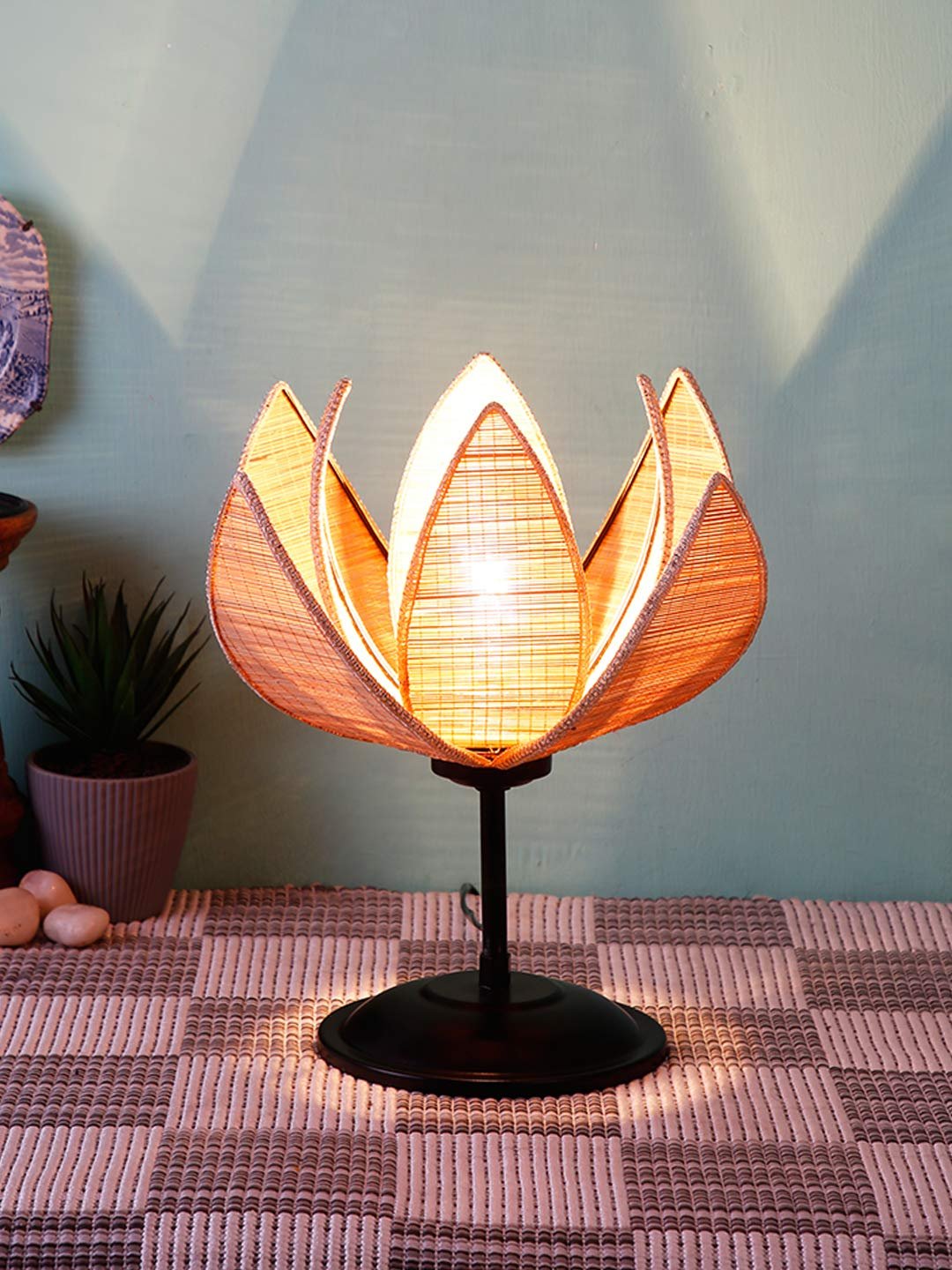 Rose Bamboo Shade Table Lamp with Black Base (Size : 12x12x13.25 Inches)