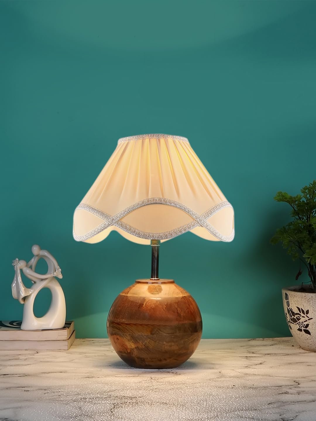 Vintage Cotton Off-White with Natural Wood Table Lamp