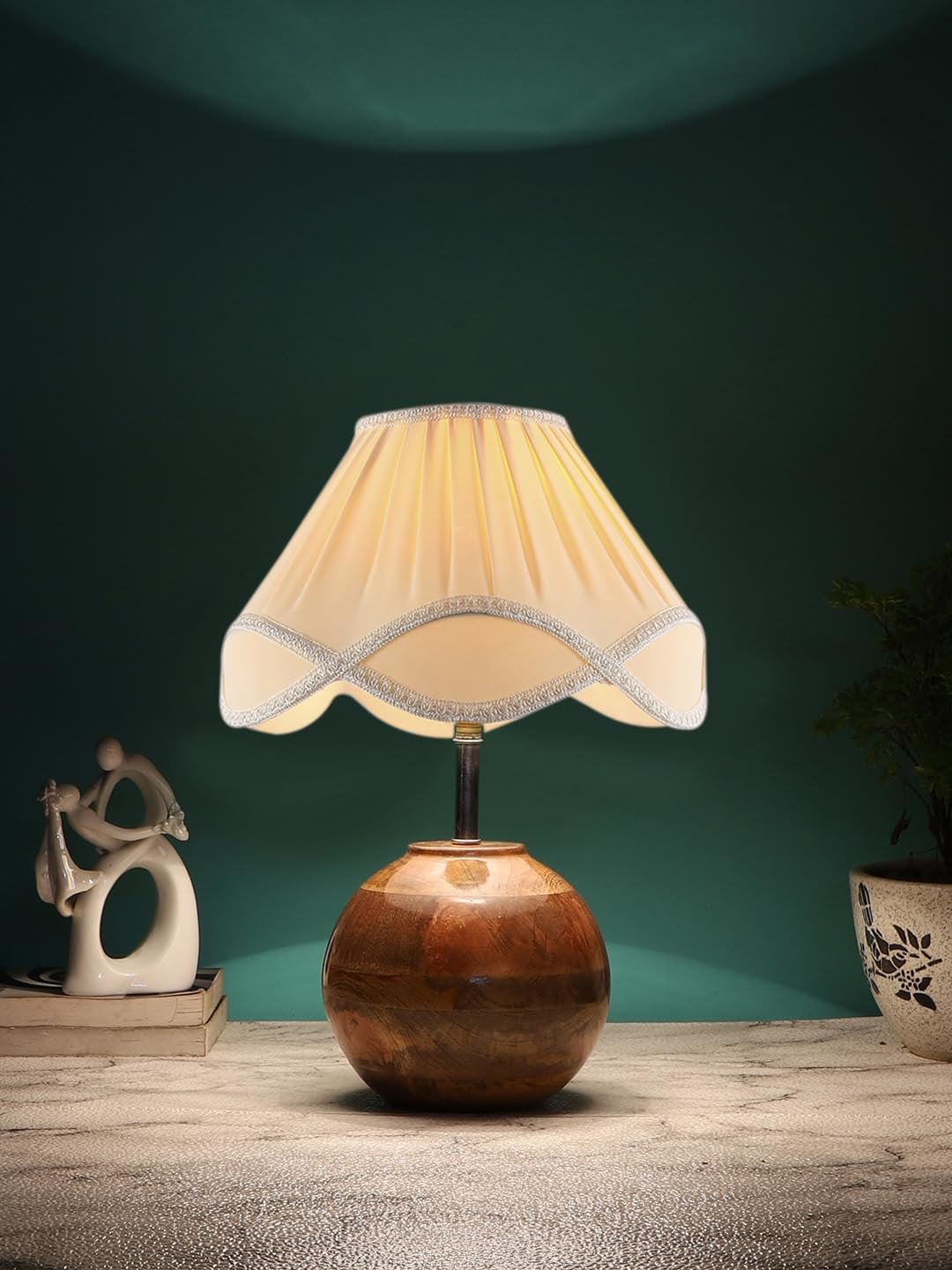 Vintage Cotton Off-White with Natural Wood Table Lamp