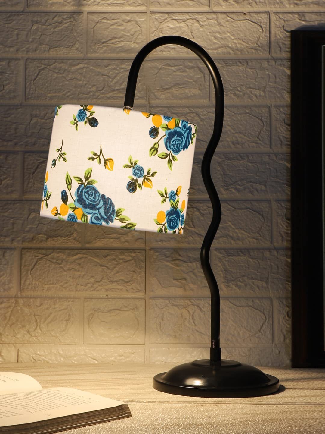 Cotton Zig Zag Curvy Table Tamp with Iron Base or Home/Office/Gifting - (Size :13x7x18.9, Colour : Multi) (SP35)