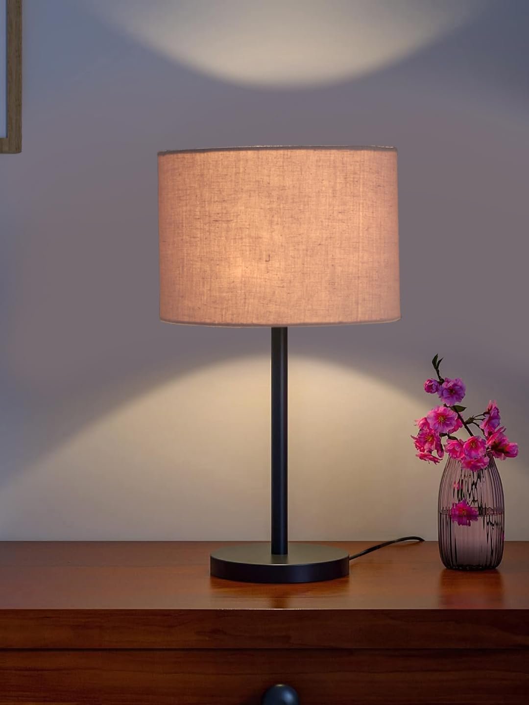 Black Night Table Lamp for Bedroom | Elegant Bedside Lamp with Warm LED Light & Stylish Design - Model VD29