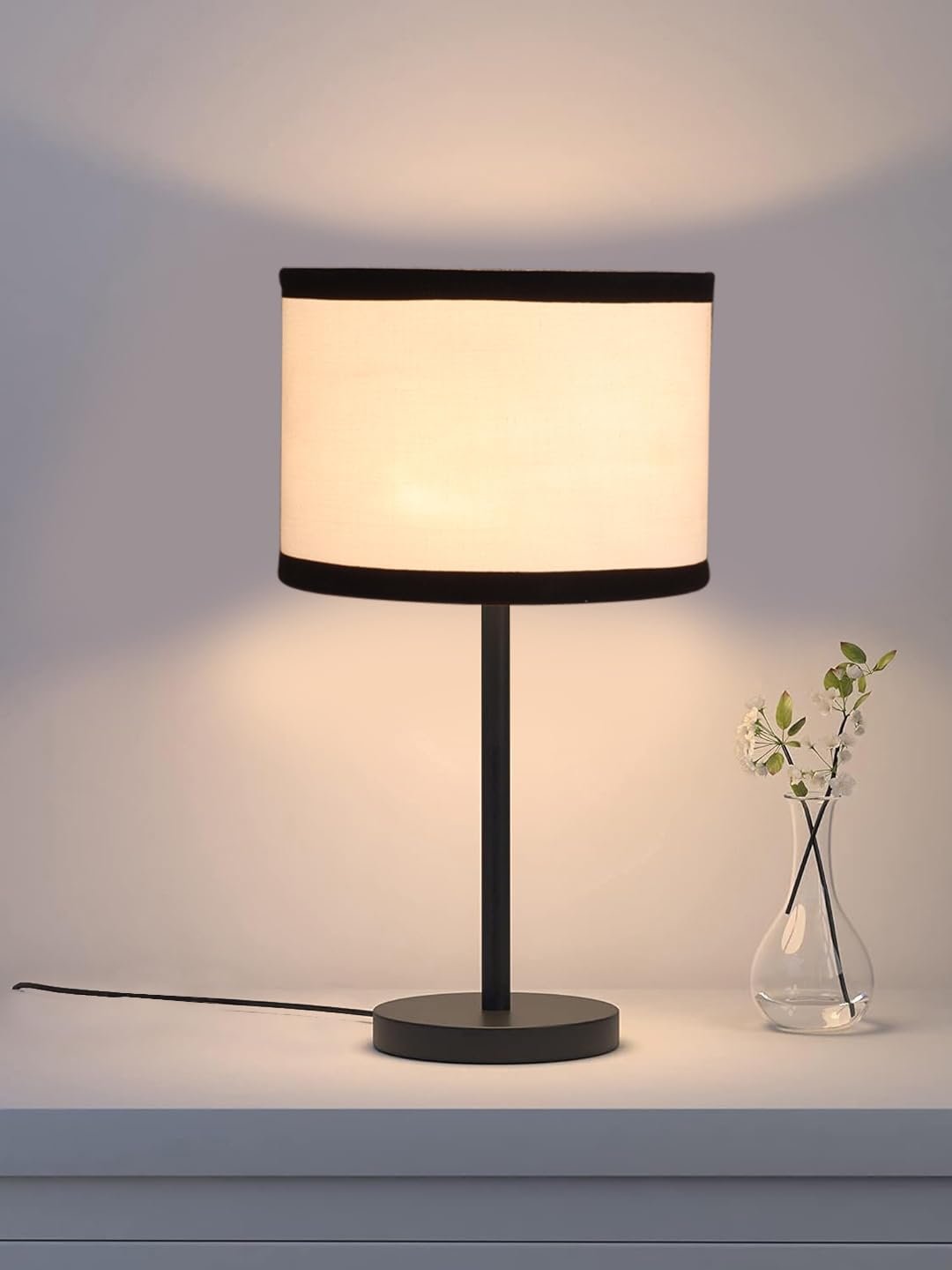 Black Night Table Lamp for Bedroom | Elegant Bedside Lamp with Warm LED Light & Stylish Design - Model VD30
