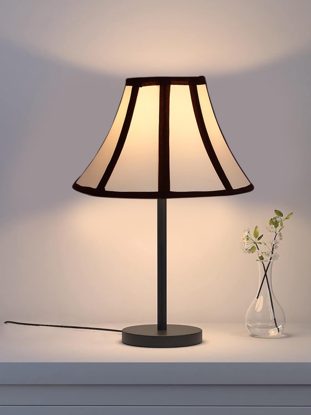 Black Night Table Lamp for Bedroom | Elegant Bedside Lamp with Warm LED Light & Stylish Design - Model VD40