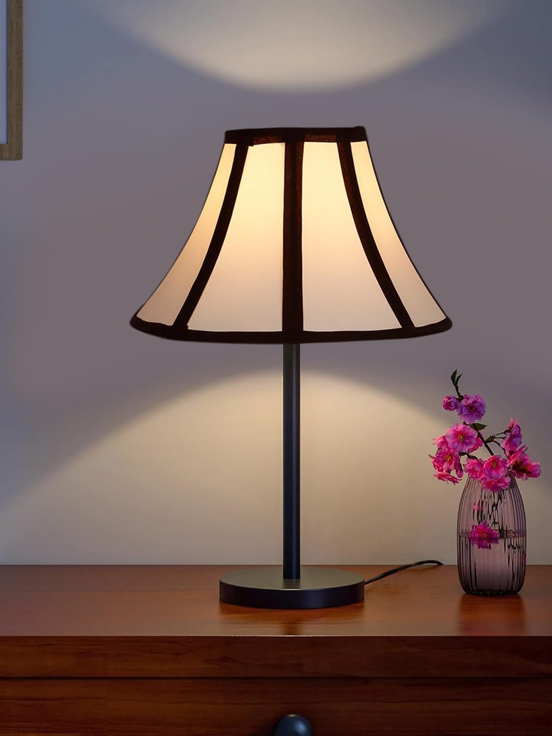 Black Night Table Lamp for Bedroom | Elegant Bedside Lamp with Warm LED Light & Stylish Design - Model VD40