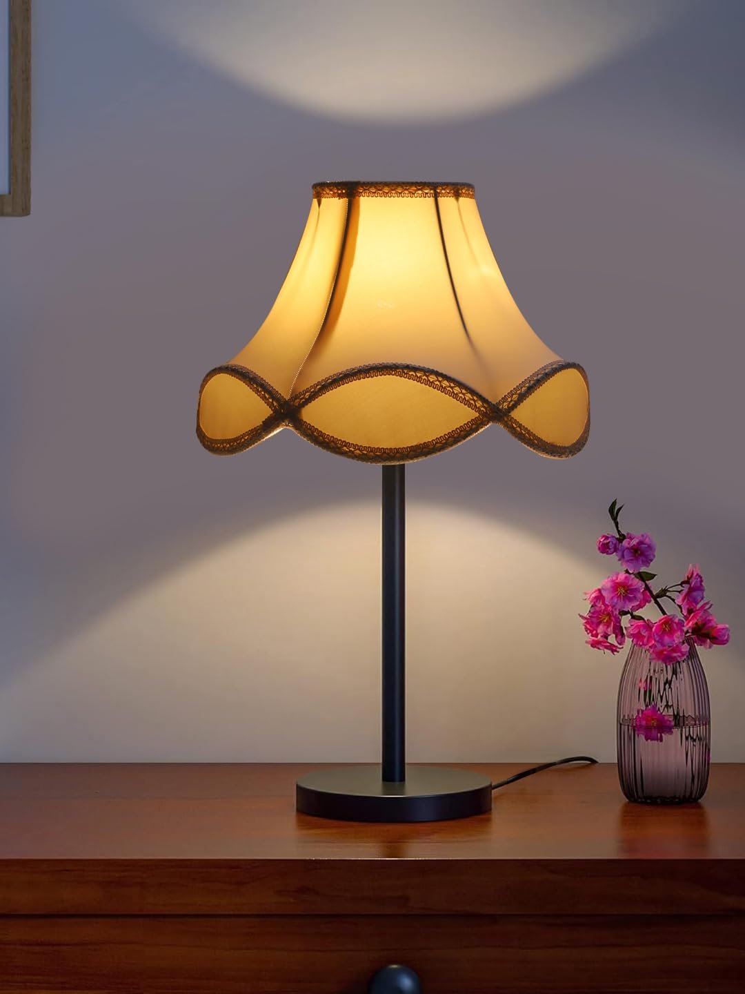 Black Night Table Lamp for Bedroom | Elegant Bedside Lamp with Warm LED Light & Stylish Design - Model VD45