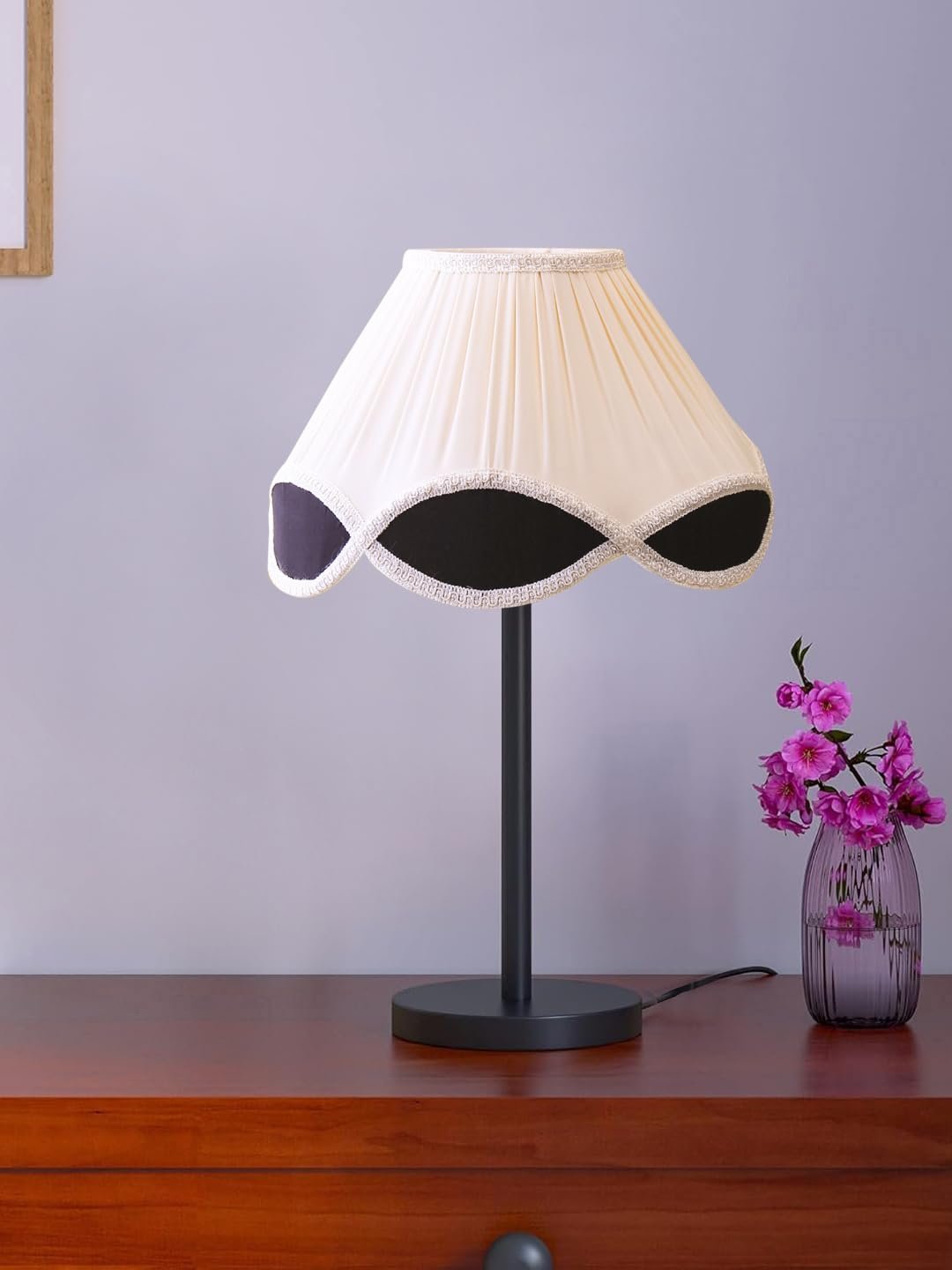 Black Night Table Lamp for Bedroom | Elegant Bedside Lamp with Warm LED Light & Stylish Design - Model VD46